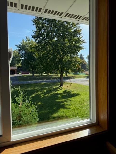 Window after professional cleaning from the final Windows 420 set